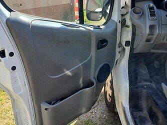 2013-renault-trafic-1442816-46607381