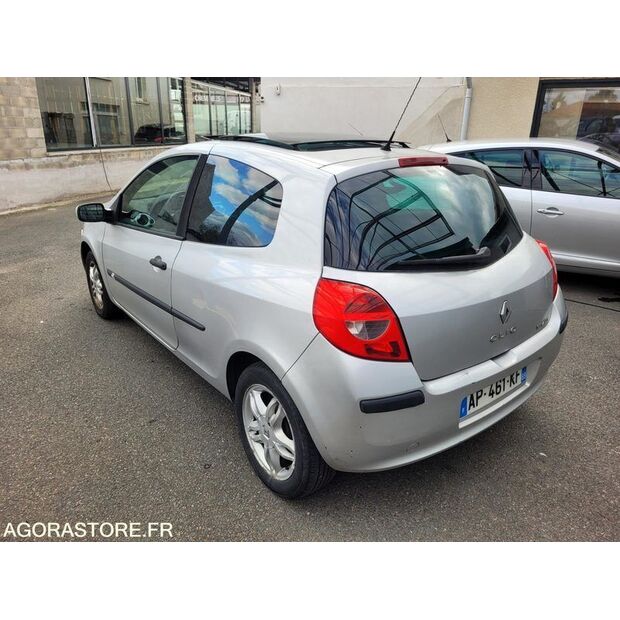 2006 Renault Clio-46607479