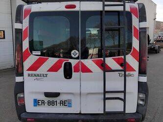 2003-renault-trafic-1442842-46607597