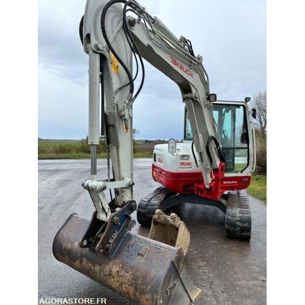 2017 TAKEUCHI TB 260-46607854