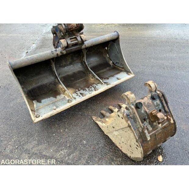 2017 TAKEUCHI TB 260-46607865