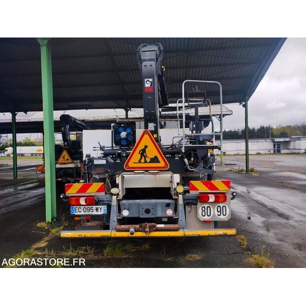 2016 Mercedes-Benz ATEGO-46607880