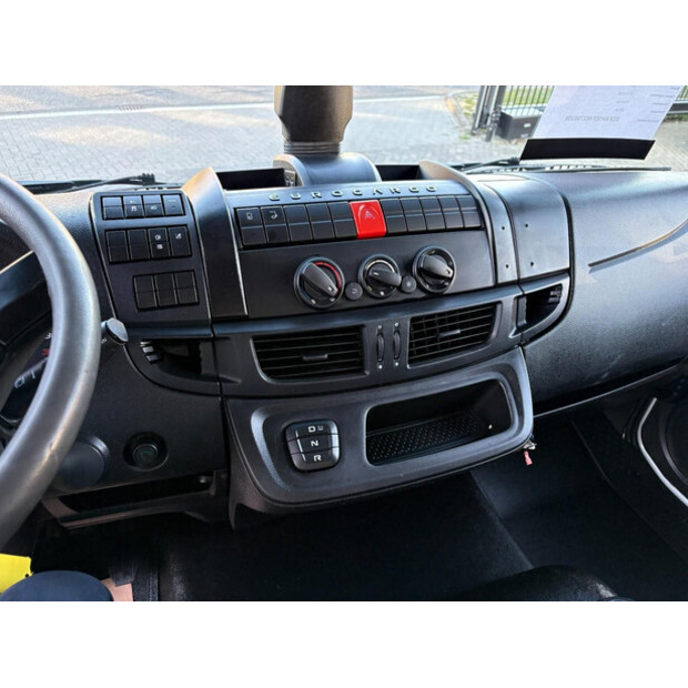 2020 Iveco 120E-46608027