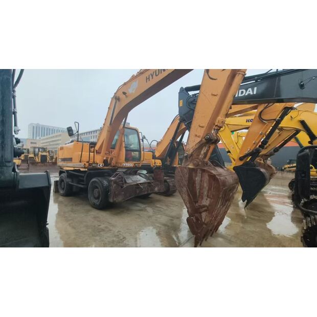 2021 هيونداي 210W-46608139