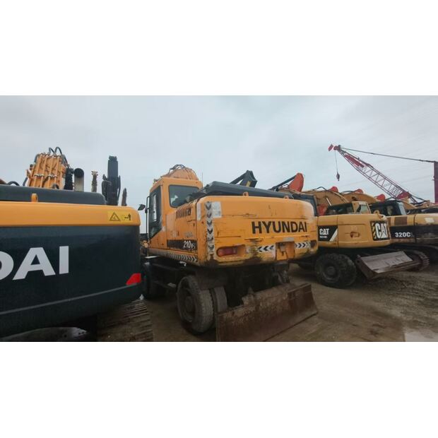 2021 هيونداي 210W-46608141