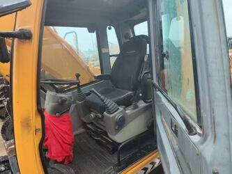 2021-hyundai-210w-1442871-46608144