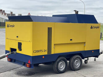 2015-compair-c200-1442899-46608579