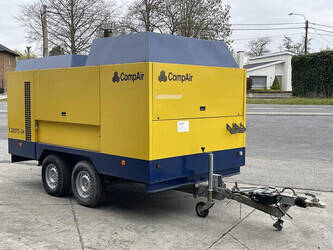 2015-compair-c200-1442899-46608580