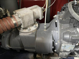 2015-compair-c200-1442899-46608584