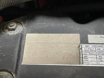 2015-compair-c200-1442899-46608596