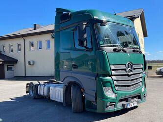 2016-mercedes-benz-actros-mega-46609228
