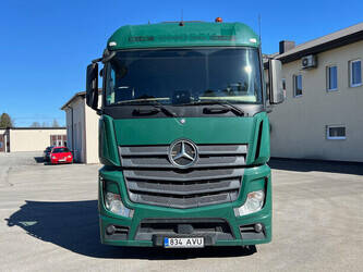 2016-mercedes-benz-actros-mega-46609231