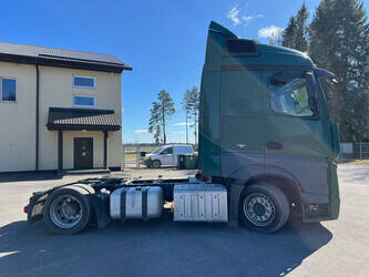 2016-mercedes-benz-actros-mega-46609239