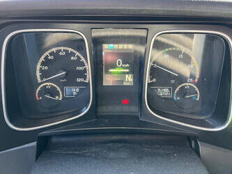 2016-mercedes-benz-actros-mega-46609251