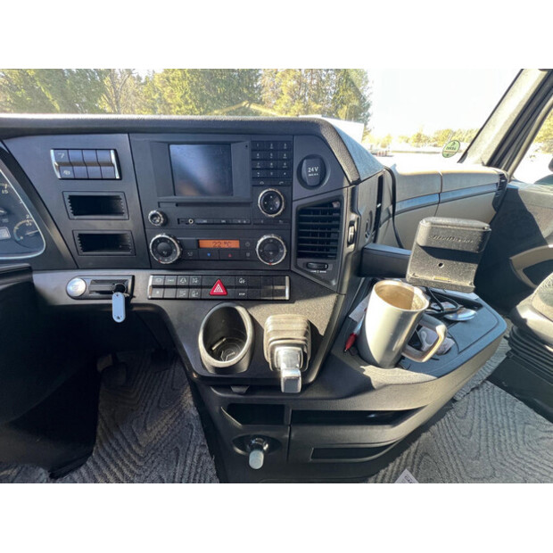 2016 Mercedes-Benz Actros MEGA-46609253