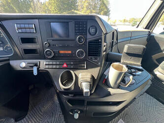 2016-mercedes-benz-actros-mega-46609253