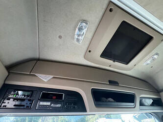 2016-mercedes-benz-actros-mega-46609255