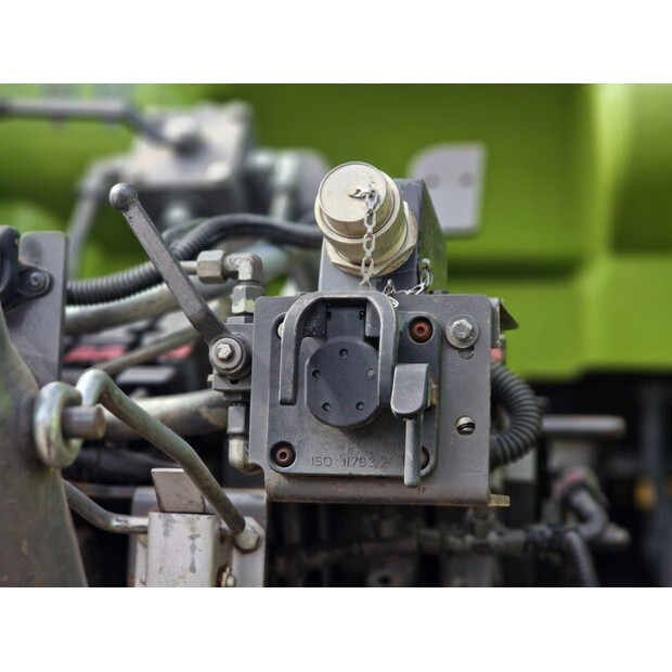 2013 CLAAS Axion 950-46609373