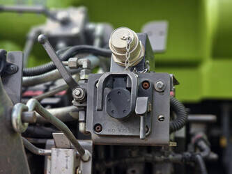 2013-claas-axion-950-1412039-46609373