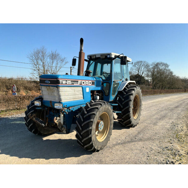 1986 فورد TW-25-46609461
