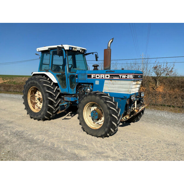 1986 فورد TW-25-46609463