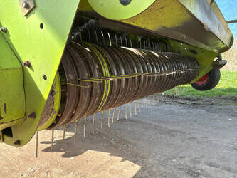 2004-claas-quadrant-2200-46610405