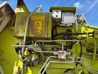 2004-claas-quadrant-2200-46610413