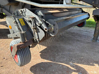 2011-claas-quadrant-2200-46610439