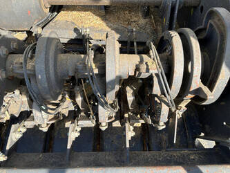 2011-claas-quadrant-2200-46610450