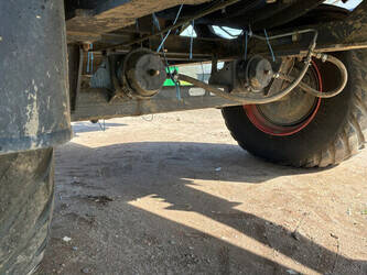 2011-claas-quadrant-2200-46610453