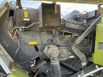 2011-claas-quadrant-2200-46610456