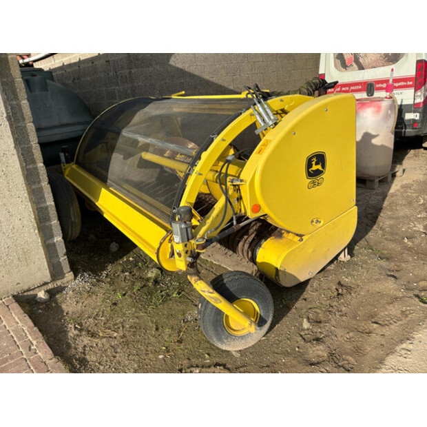 2016 جون دير 639-46610508