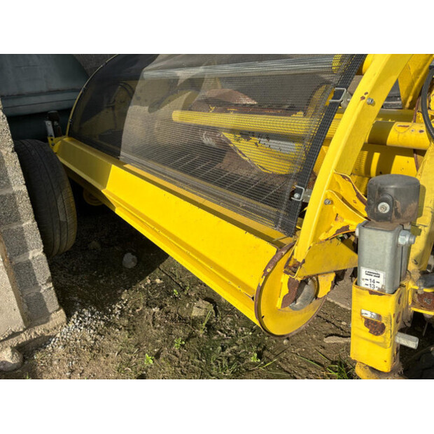 2016 جون دير 639-46610511