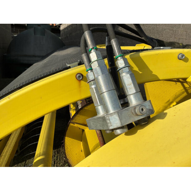 2016 جون دير 639-46610518