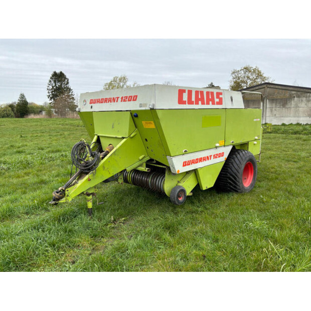 1999 CLAAS Quadrant 1200-46610520