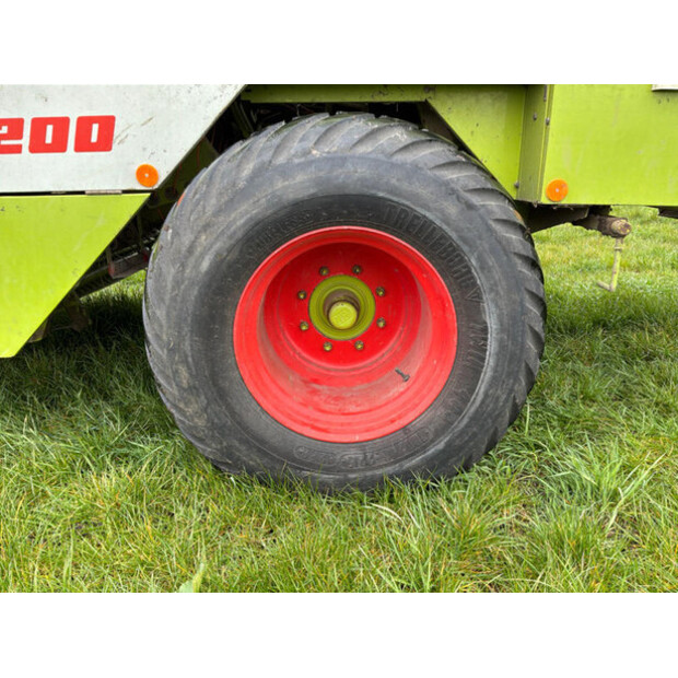 1999 CLAAS Quadrant 1200-46610534