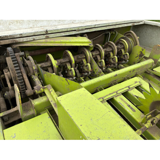 1999 CLAAS Quadrant 1200-46610537