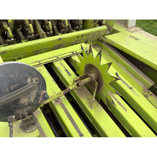 1999 CLAAS Quadrant 1200-46610538