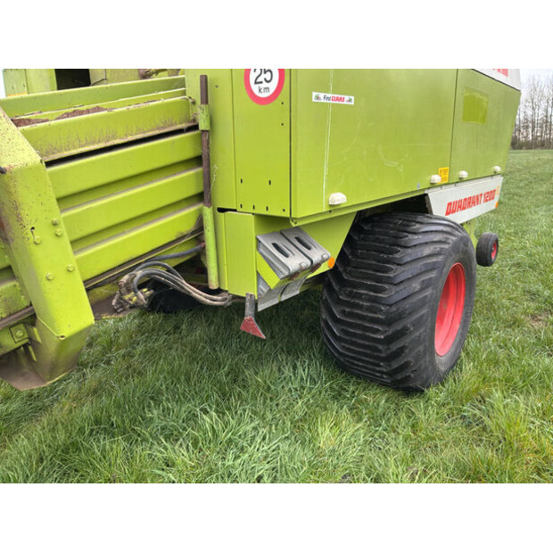 1999 CLAAS Quadrant 1200-46610539