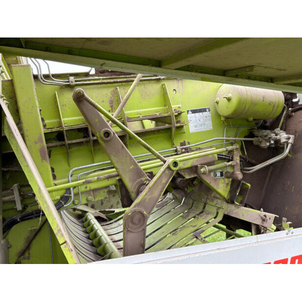 1999 CLAAS Quadrant 1200-46610553