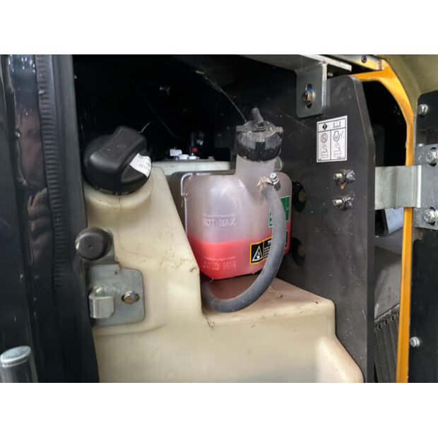 2022 نيو هولاند W50c-46610693