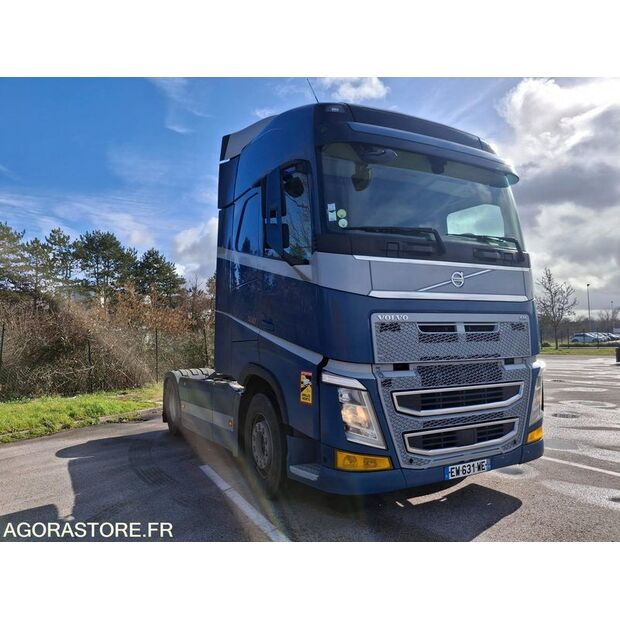 2018 فولفو FH-46624738