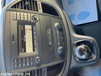 2014-mercedes-benz-vito-1443075-46624869