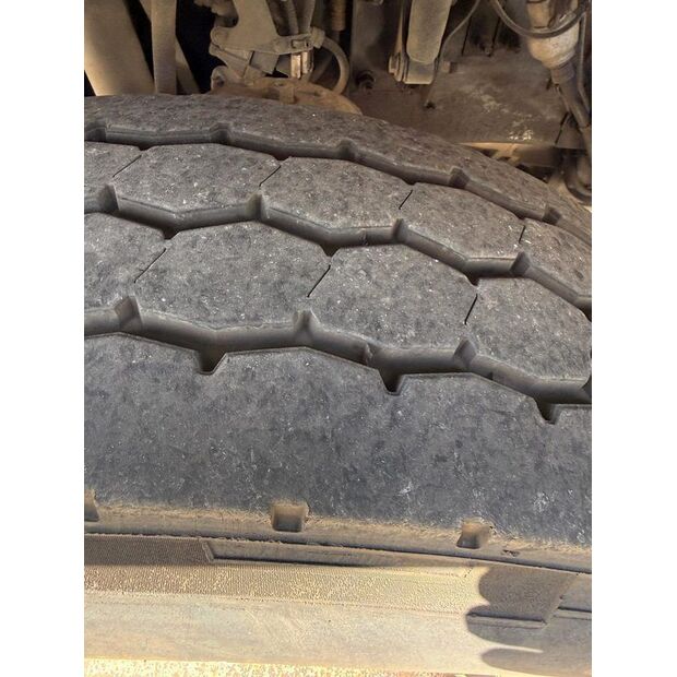 2017 فولفو FM-46624881