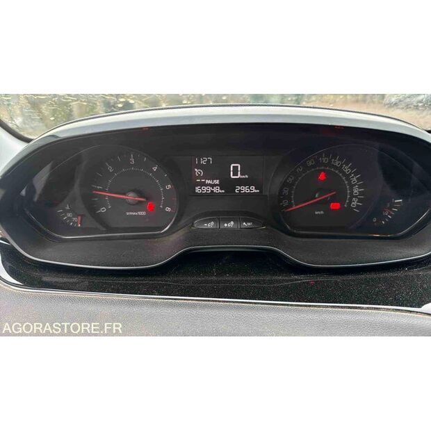 2015 Peugeot 208-46625038