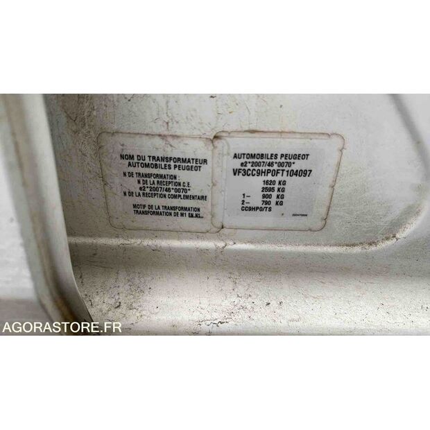 2015 Peugeot 208-46625041