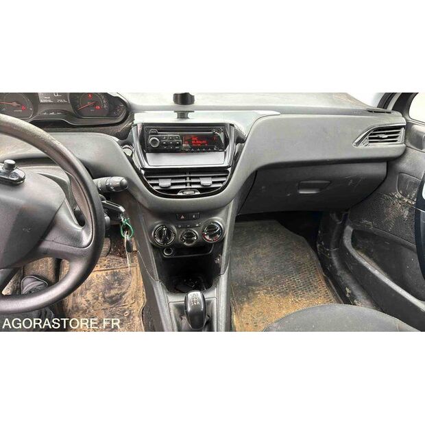 2015 Peugeot 208-46625047