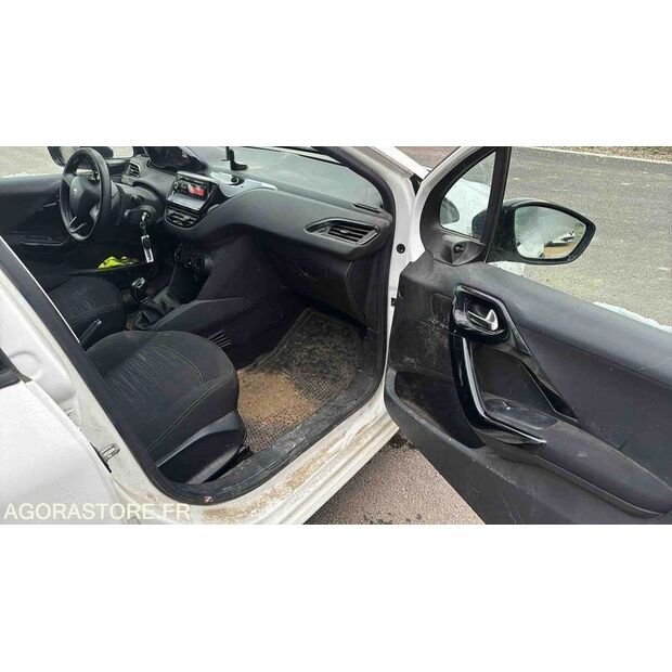 2015 Peugeot 208-46625050