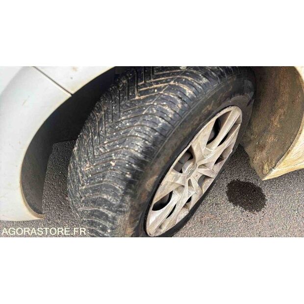 2015 Peugeot 208-46625052