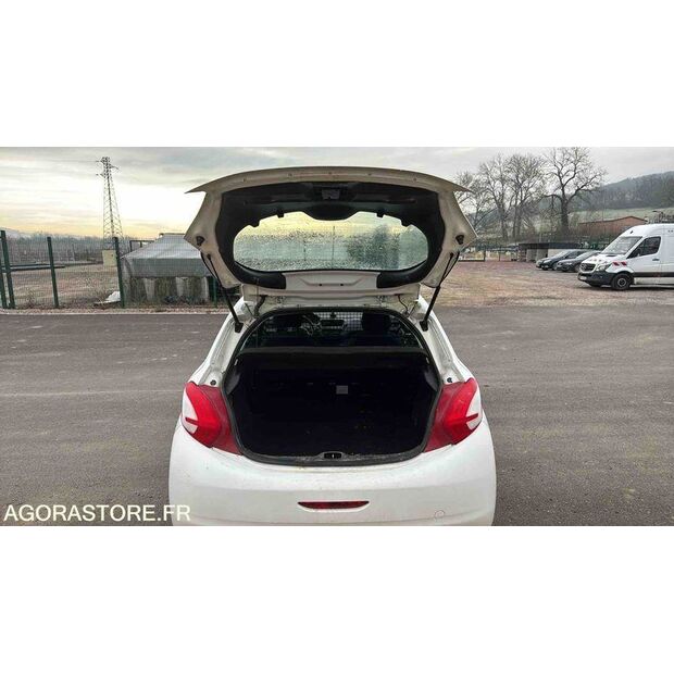 2015 Peugeot 208-46625053